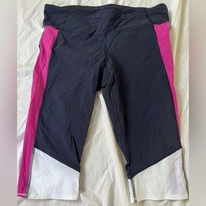 GapFit capri workout pants with back zipper